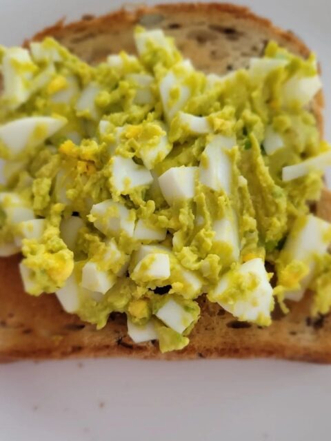 sumustinis su avokadu